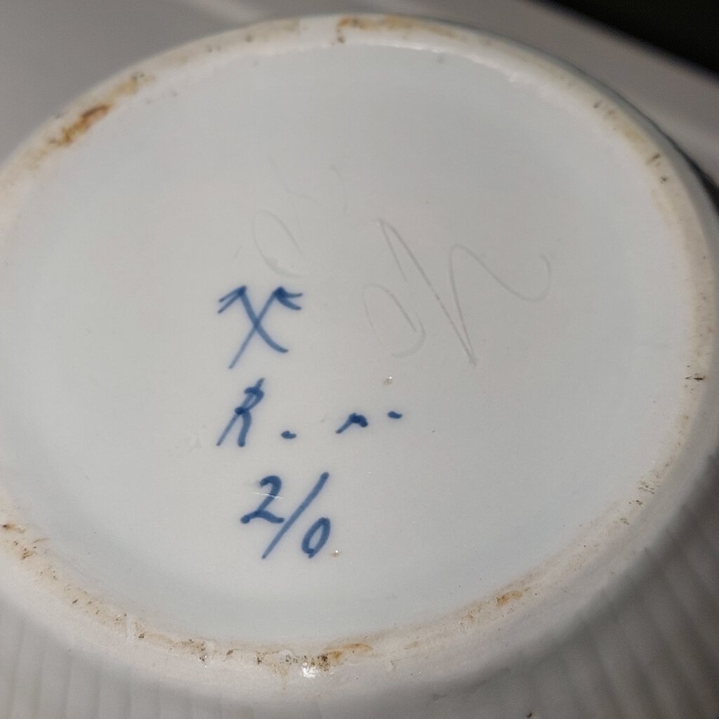 Antique Rauenstein 1850-1897 STRAWFLOWER TEAPOT Ex. Cond. - The URBANARY Home and Garden