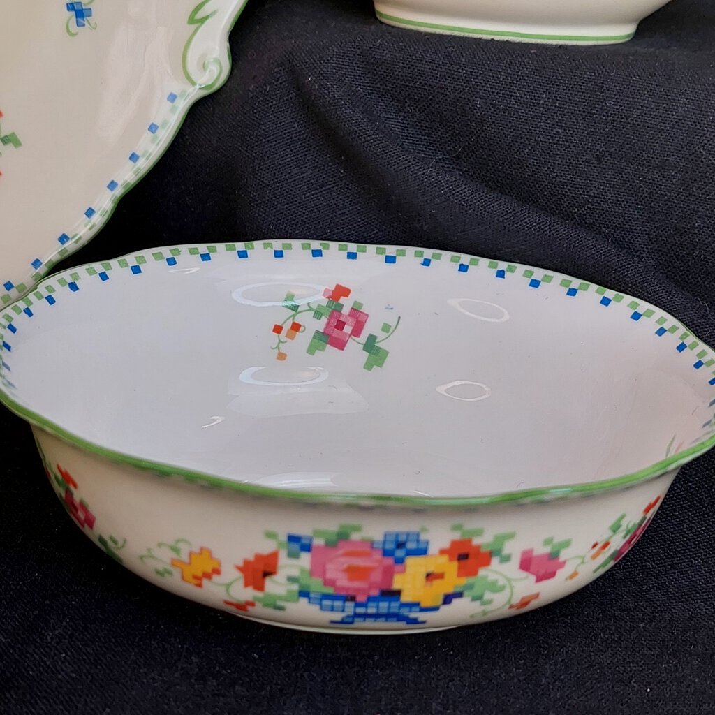 1920s 7 Piece Paragon Star FLORAL CROSS STITCH Cake, Dessert, Cream, Sugar Rd.744170 No.F1674 - The URBANARY Home and Garden