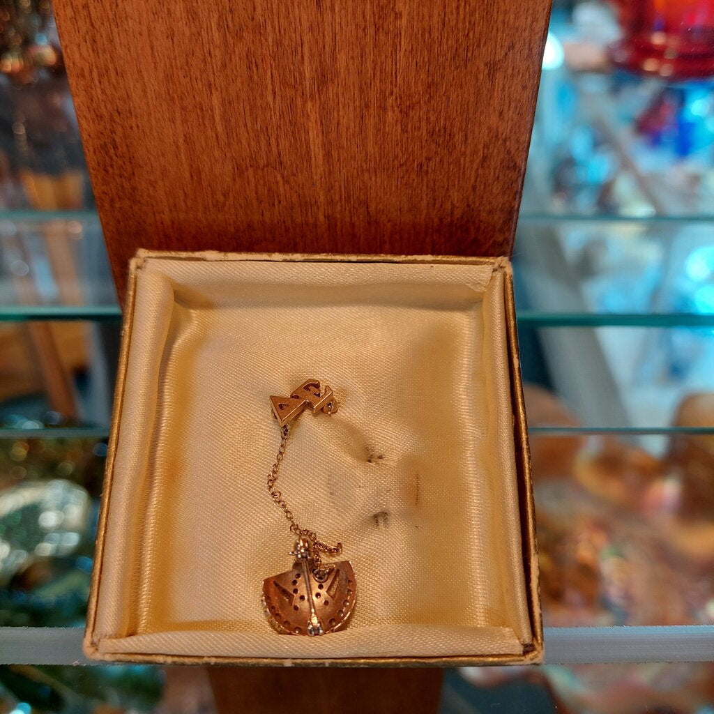 10k Gold Sigma Kappa Skull Badge w. Seed Pearls and Guard - The URBANARY Home and Garden