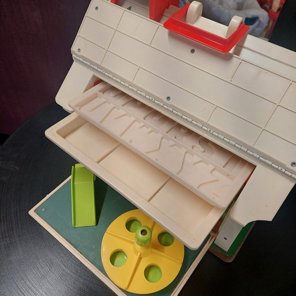1971 FISHER PRICE Little People School House #923