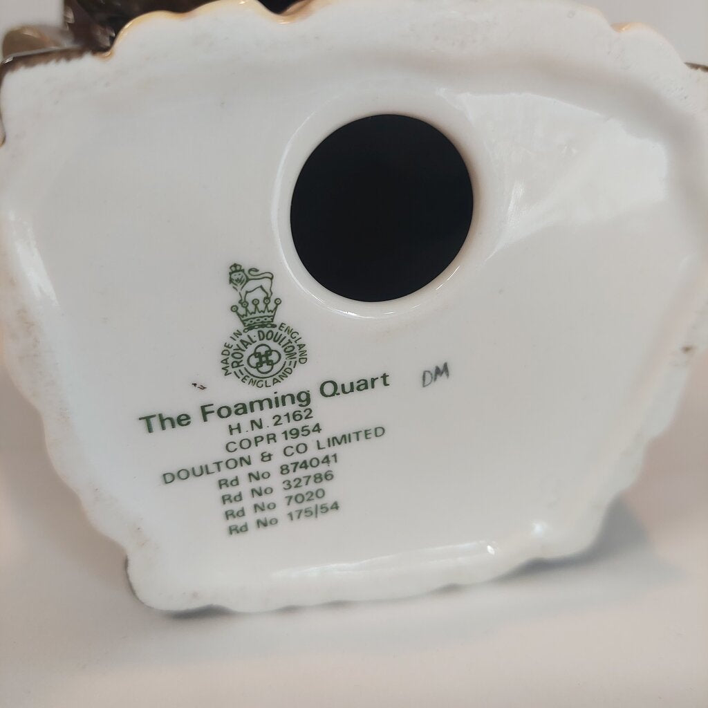 Royal Doulton The FOAMING QUART HN2162 Figurine - The URBANARY Home and Garden