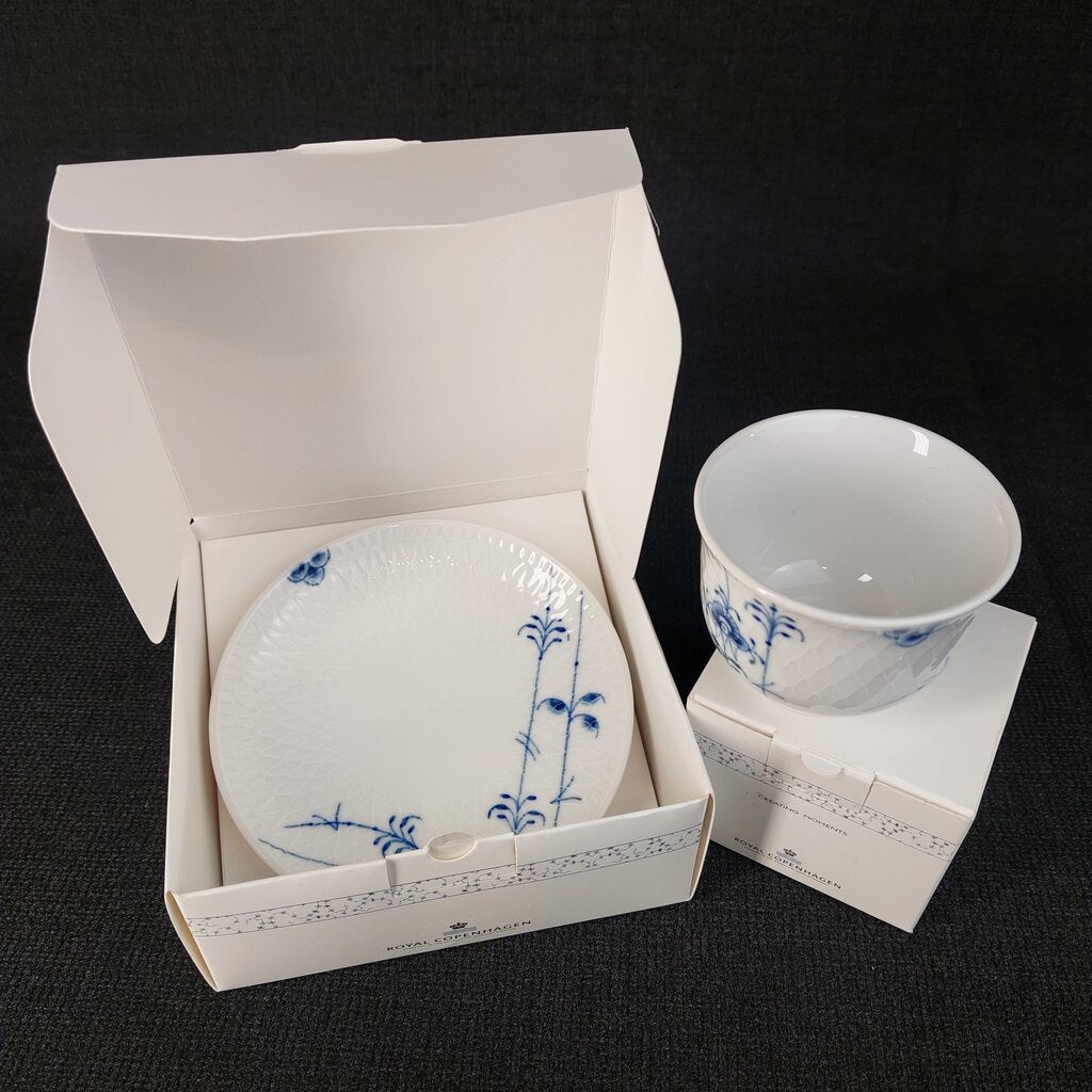 Royal Copenhagen Blue Palmette Cup and Plate Boxed Pre-owned Unused