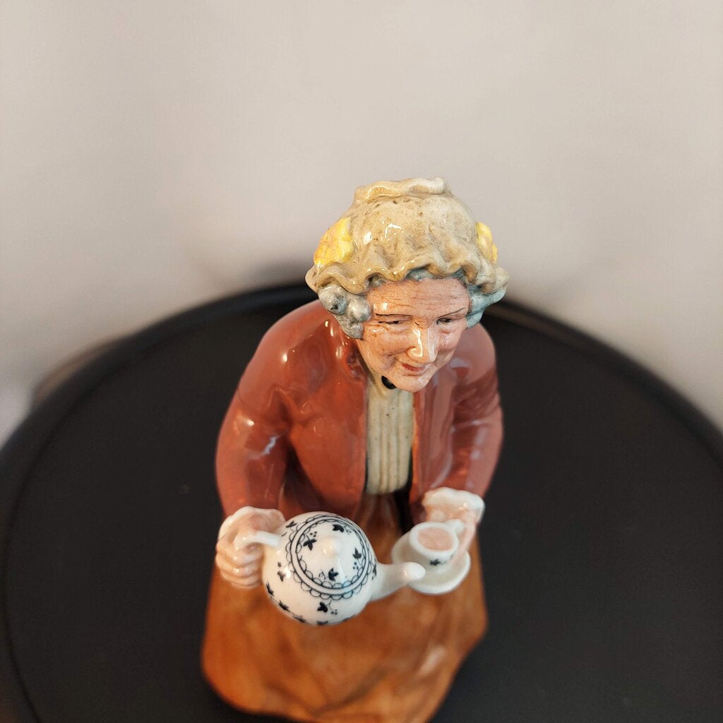 Royal Doulton Teatime Figurine 7 1/4 in HN 2255 Ex. Cond.