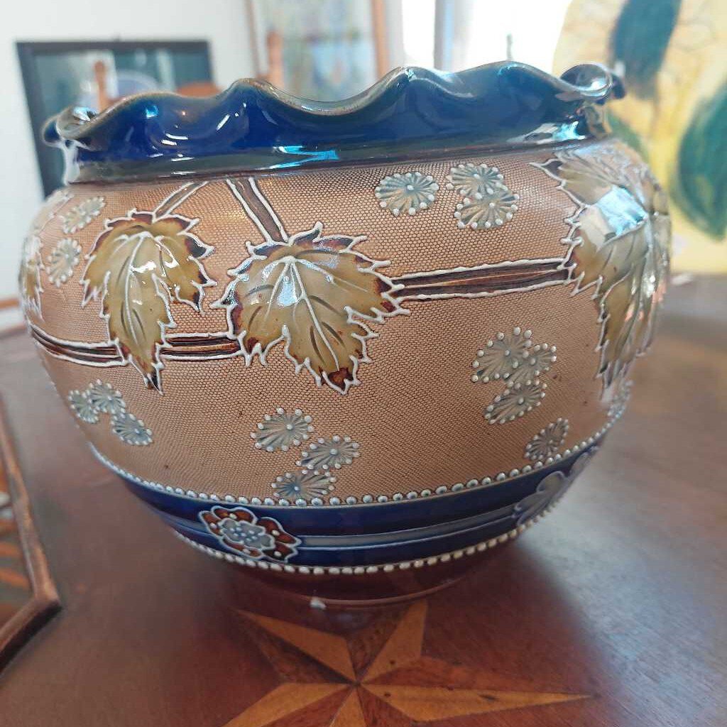 1902-1914 ROYAL DOULTON Lambeth Jardineire (Planter) Signed PP Helena Pennett - The URBANARY Home and Garden