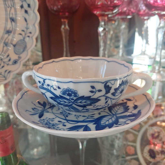 BLUE ONION 2 Pc Cream SOUP Bowl and Coupe SAUCER Hutschenreuther Selb - The URBANARY Home and Garden