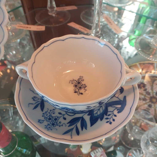 BLUE ONION 2 Pc Cream SOUP Bowl and Coupe SAUCER Hutschenreuther Selb - The URBANARY Home and Garden