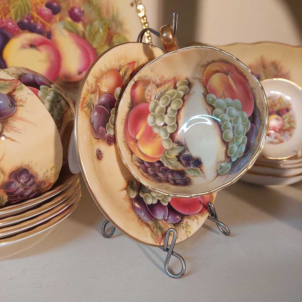AYNSLEY Orchard Gold Scallop Rim Tea Cup & Saucer Set