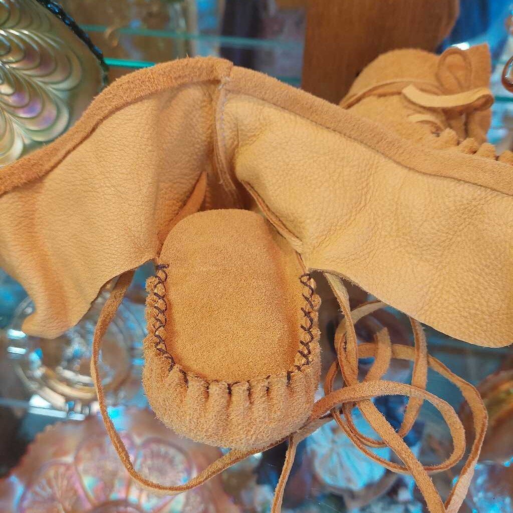 Moosehide Size 4 Moccasin Wrap Bootie - The URBANARY Home and Garden