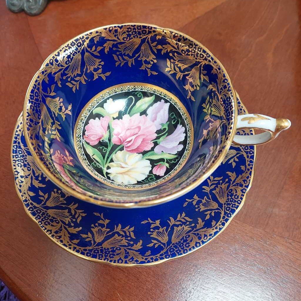 Paragon Double Warrant Hand Painted Sweet Pea Tea Cup & Saucer