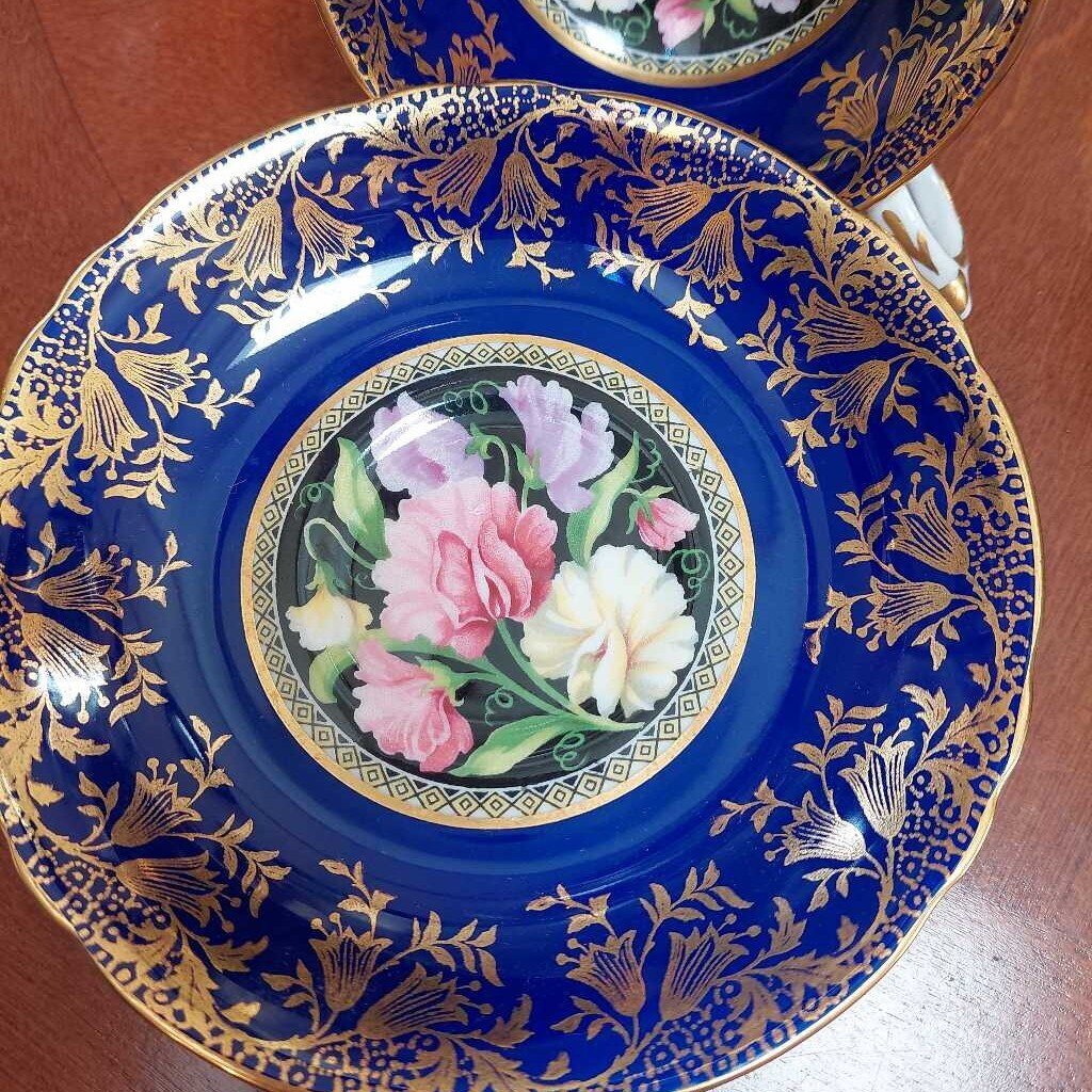 Paragon Double Warrant Hand Painted Sweet Pea Tea Cup & Saucer