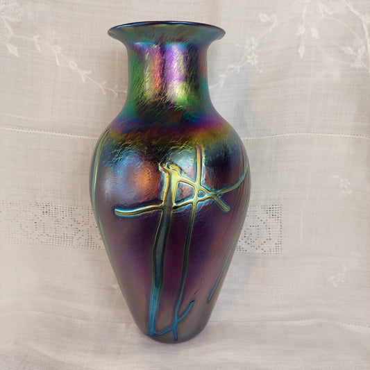 robert held glass art vase