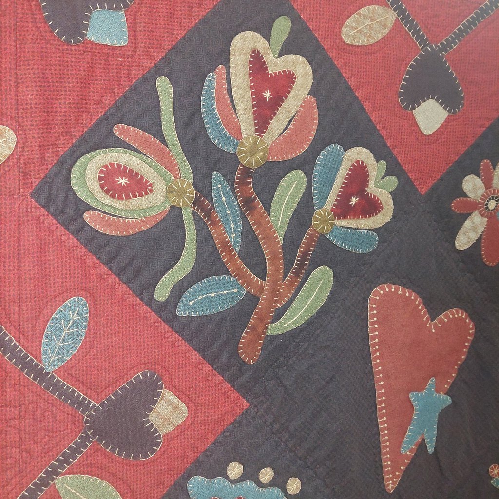 ART QUILT Wall Hanging Wool & Flannel HEARTS & FLOWERS Applique