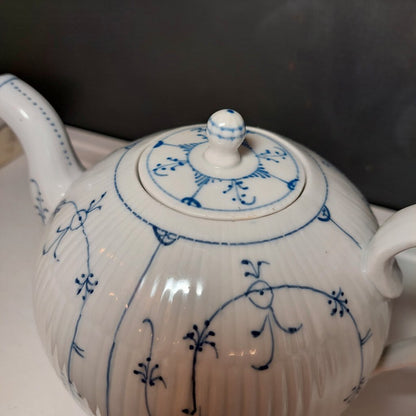 Antique Rauenstein 1850-1897 STRAWFLOWER TEAPOT Ex. Cond.