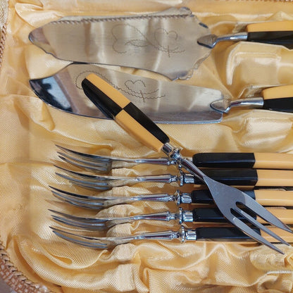 1940 Solingen Art Deco Cake Servers and 6 Forks w. Bakelite Handles - The URBANARY Home and Garden