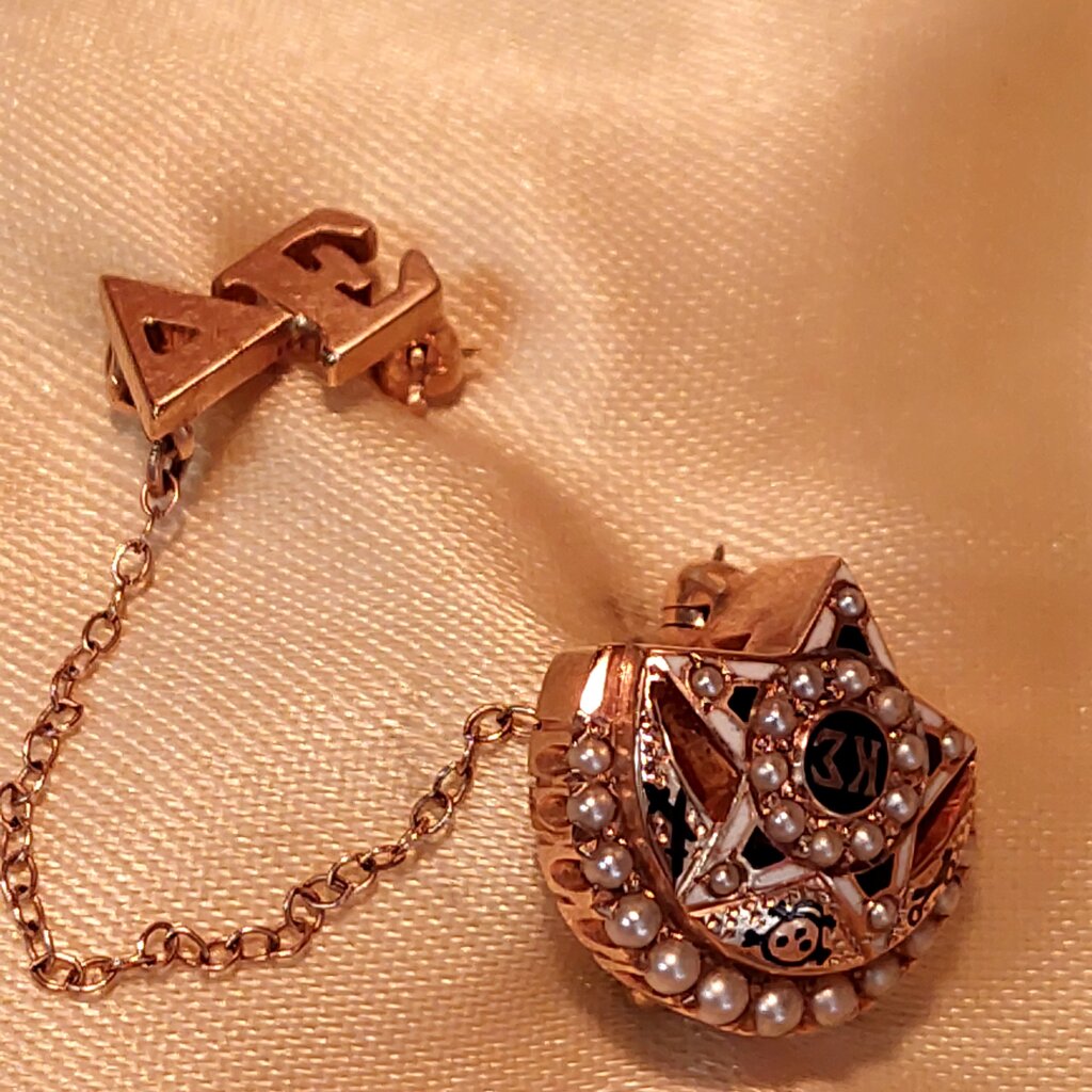 10k Gold Sigma Kappa Skull Badge w. Seed Pearls and Guard