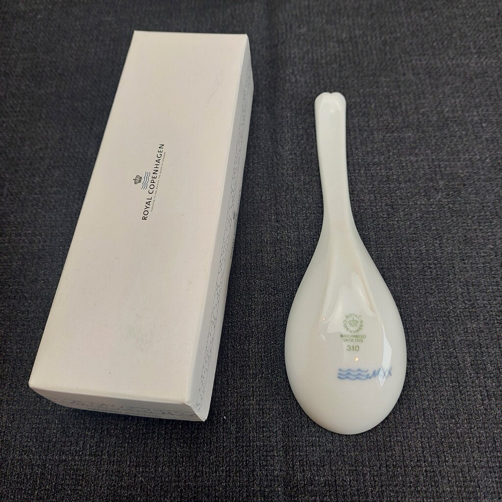 Royal Copenhagen Blue Palmette 14 cm Spoon Boxed Never Used - The URBANARY Home and Garden