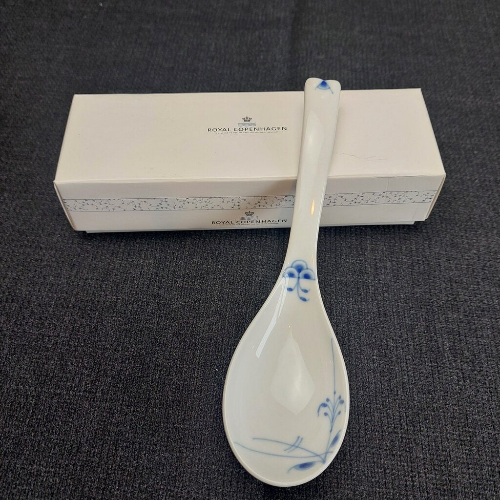 Royal Copenhagen Blue Palmette 14 cm Spoon Boxed Never Used
