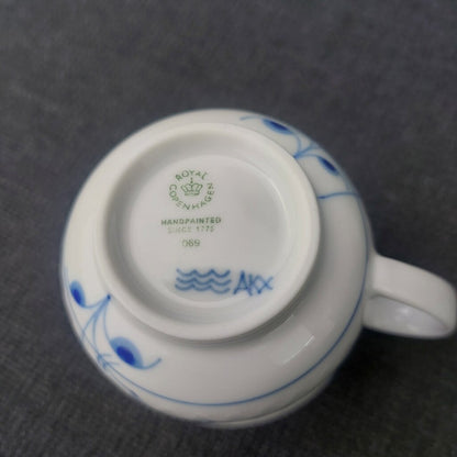 Royal Copenhagen Blue Palmette Tea Cup with Handle 2500069 7.25cm dia White