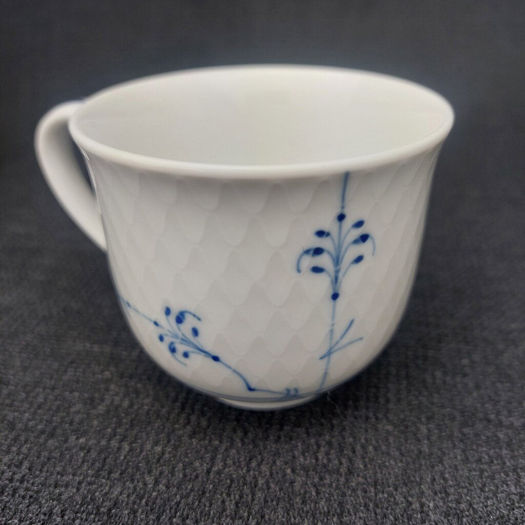 Royal Copenhagen Blue Palmette Tea Cup with Handle 2500069 7.25cm dia White