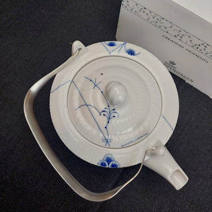 Royal Copenhagen Blue Palmette Teapot 700ml 1017413 Boxed Preowned Unused - The URBANARY Home and Garden
