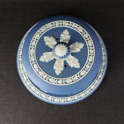Wedgwood Jasperware Cheese Dome and Underplate 4 1/2 Inches High - The URBANARY Home and Garden