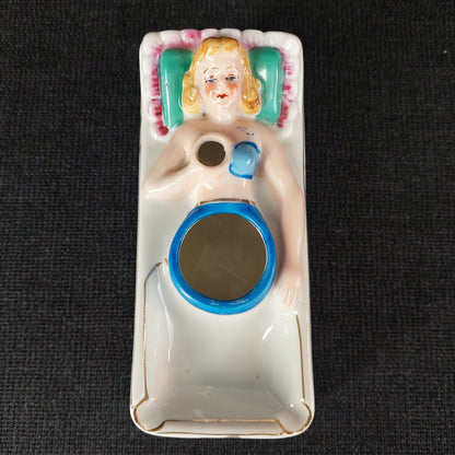 1940 naughty Girl Nodder Pin Up Style Ashtray Moving Fan and Legs - The URBANARY Home and Garden