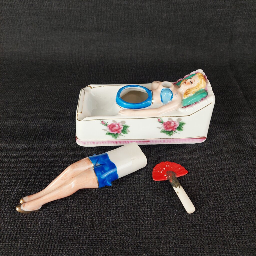1940 naughty Girl Nodder Pin Up Style Ashtray Moving Fan and Legs - The URBANARY Home and Garden