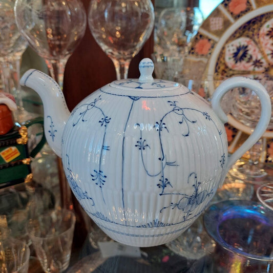 Antique Rauenstein 1850-1897 Strawflower Teapot Ex. Cond. - The URBANARY Home and Garden