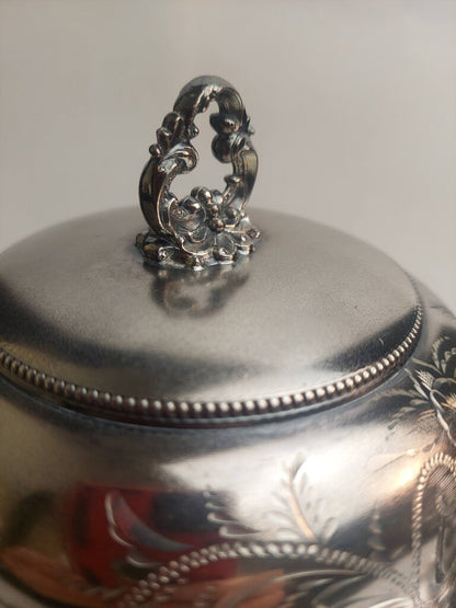Vintage Meriden Silver Co Silver Plate Covered Butter Dish Carved Dome 1362