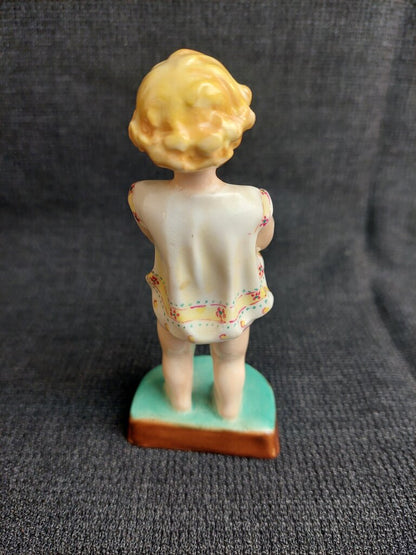 Royal Worcester Joan 2915 Figurine Modelled by Freda Doughty England