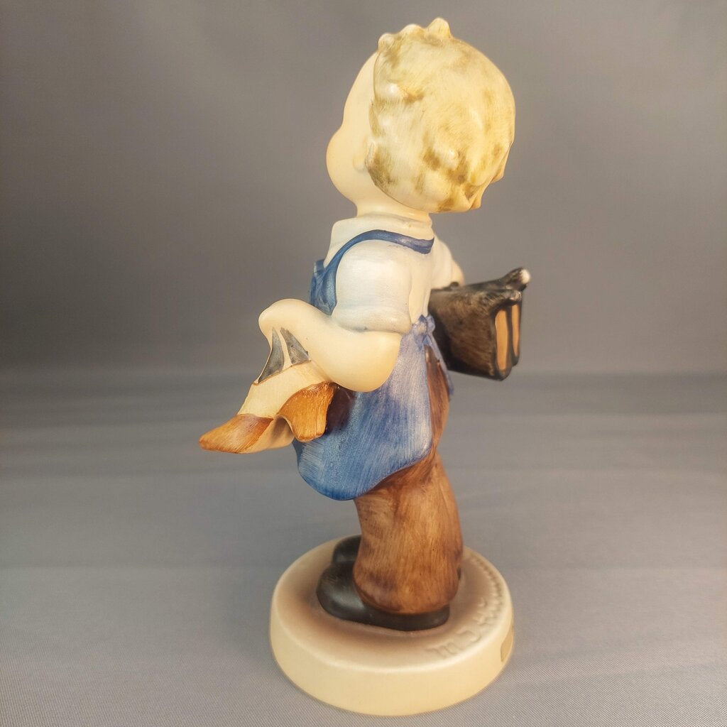1960-1972 Hummel Goebel 5 inch BOOTS 143/0 Figurine