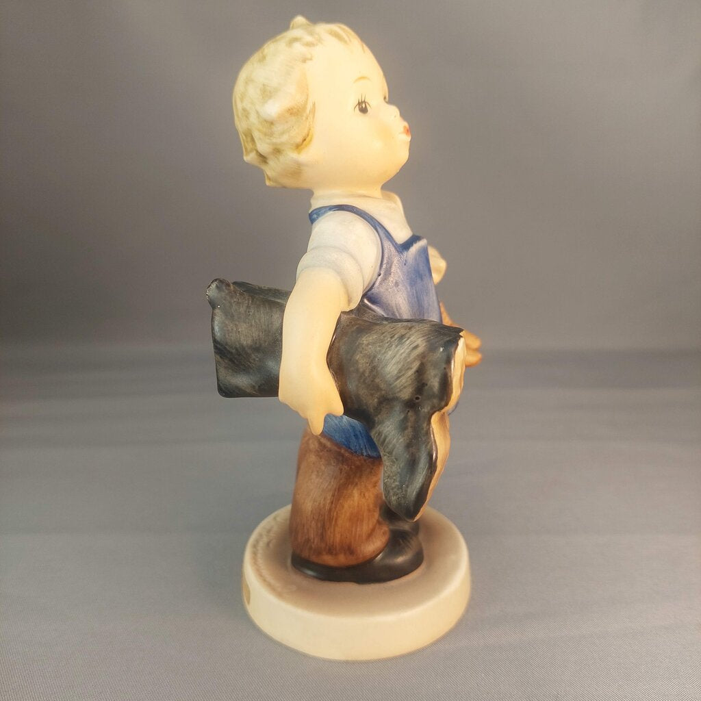 1960-1972 Hummel Goebel 5 inch BOOTS 143/0 Figurine