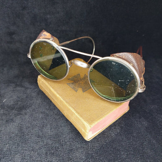 VTG American Optical Welding AOM Goggles With Leather Blinds, Green Military/Welding Grade Lenses (NOT for Modern Use)