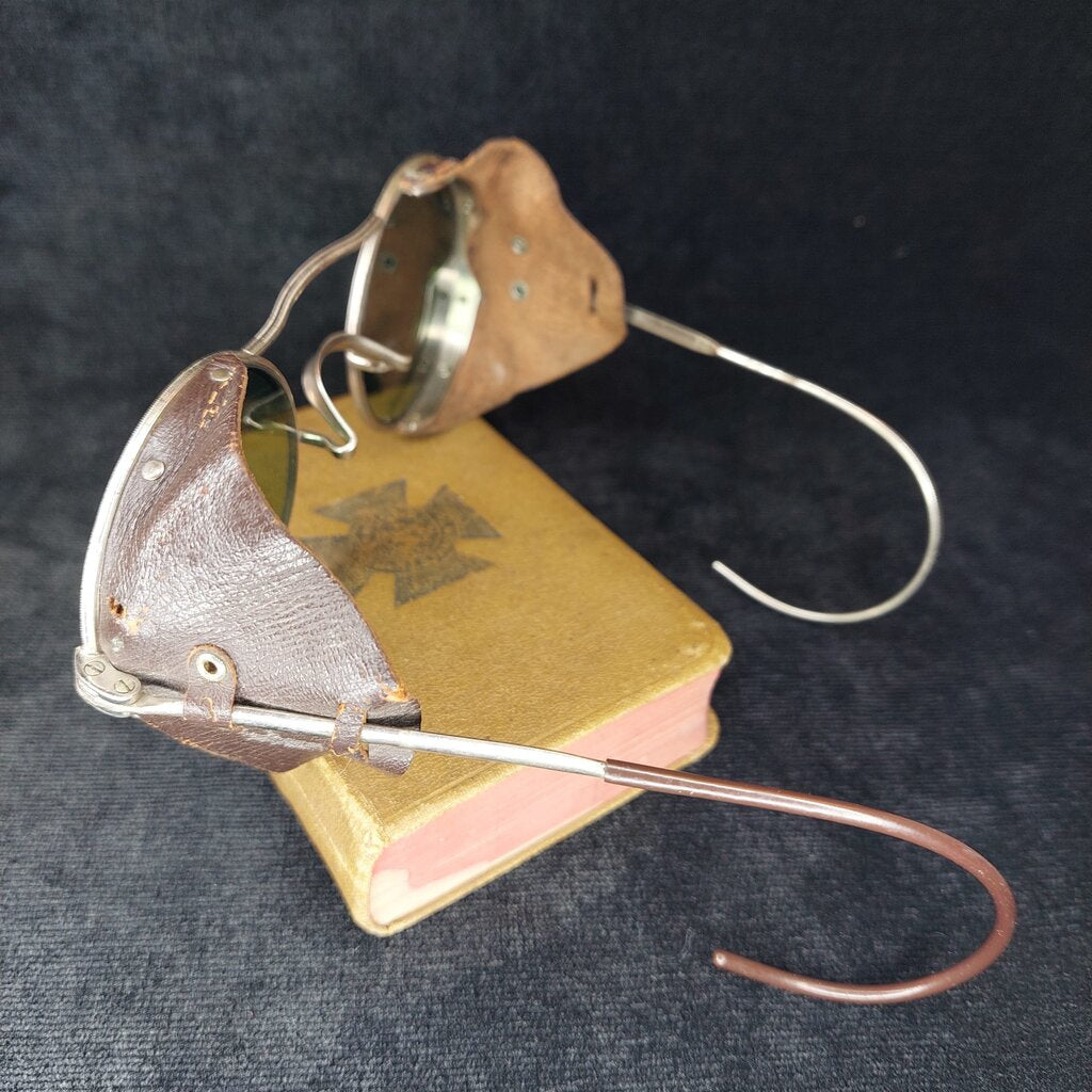 VTG American Optical Welding AOM Goggles With Leather Blinds, Green Military/Welding Grade Lenses (NOT for Modern Use)