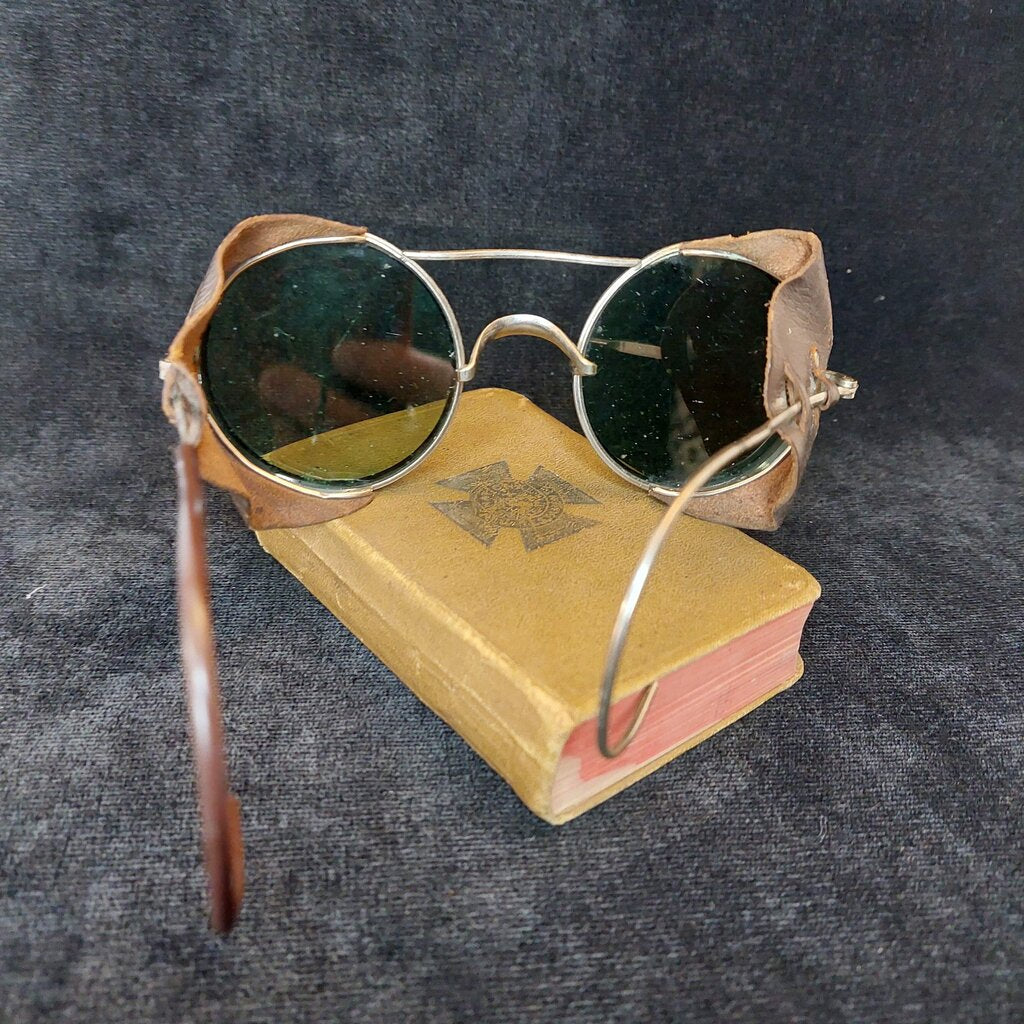 VTG American Optical Welding AOM Goggles With Leather Blinds, Green Military/Welding Grade Lenses (NOT for Modern Use)