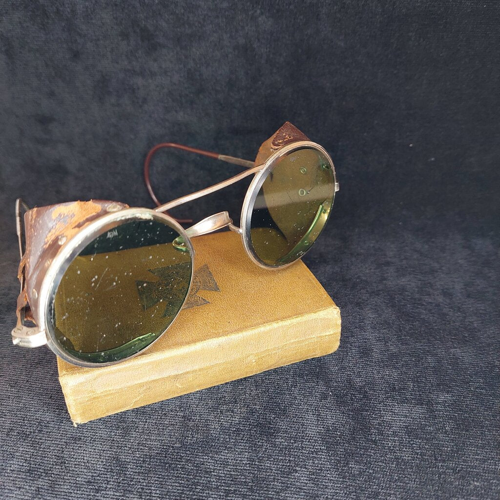 VTG American Optical Welding AOM Goggles With Leather Blinds, Green Military/Welding Grade Lenses (NOT for Modern Use)