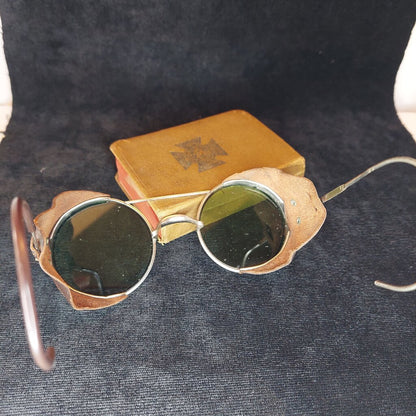 VTG American Optical Welding AOM Goggles With Leather Blinds, Green Military/Welding Grade Lenses (NOT for Modern Use)
