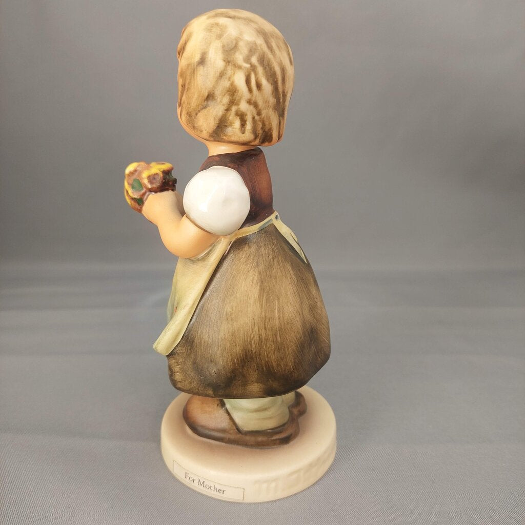 Hummel Goebel 257 For Mother Figurine Vintage 5 Inch High