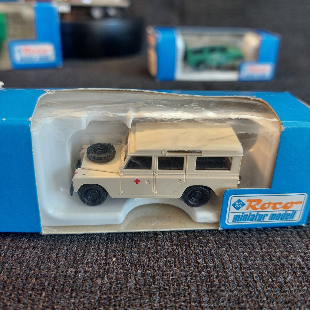 4 Pcs Roco HO 1:87 Scale Trucks and Land Rovers