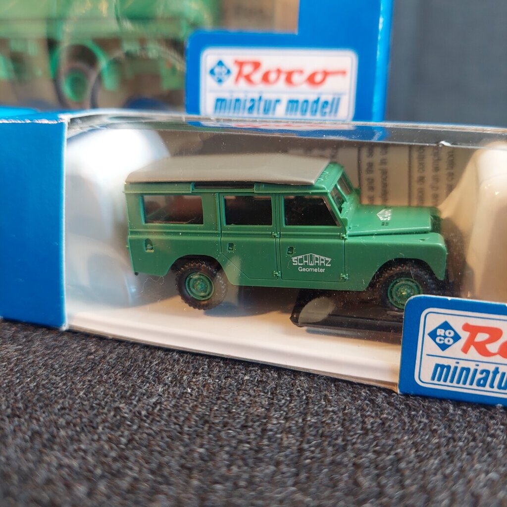 3x Roco Minitanks HO 1:87 Scale Bundle: Mercedes 1383 & Land Rovers 1380, 1585 Boxed