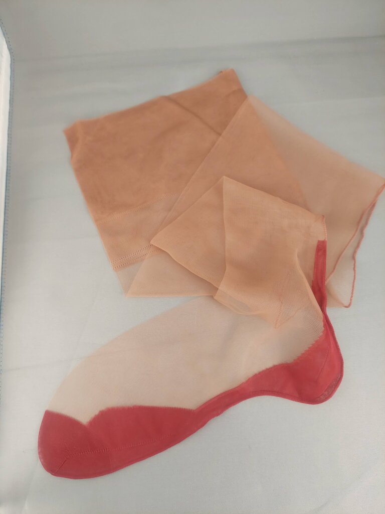 1950 Garter Stockings w. Foot Block and Back Seam Size 9 1/2 Seven Pair