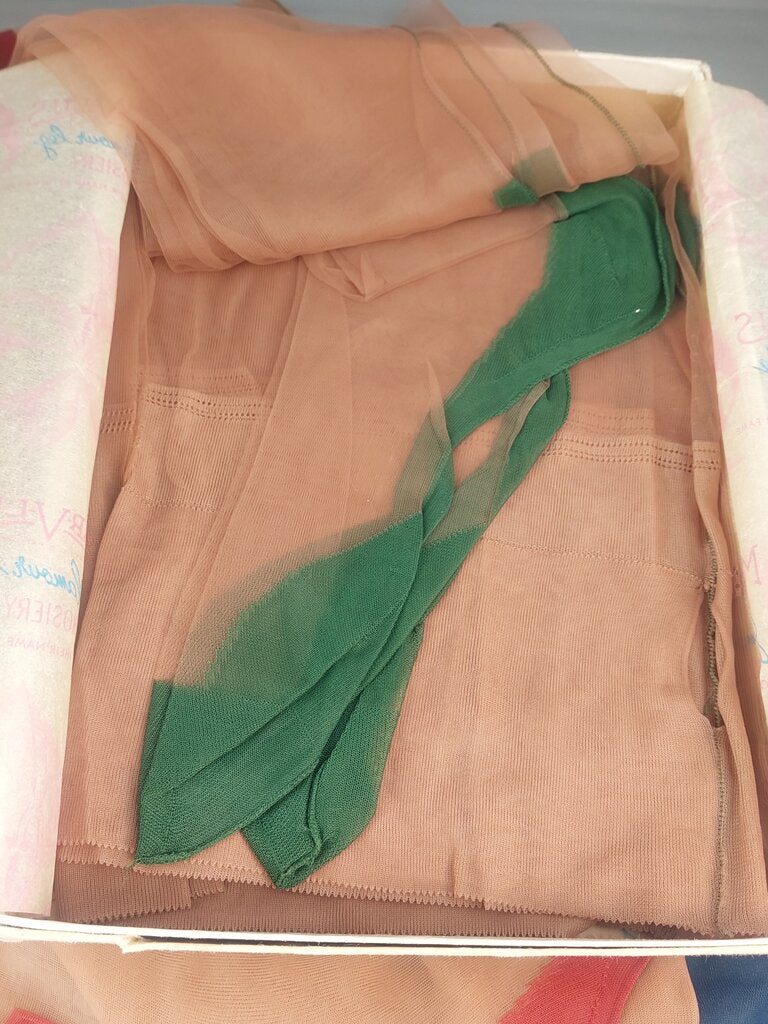 1950 Garter Stockings w. Foot Block and Back Seam Size 9 1/2 Seven Pair