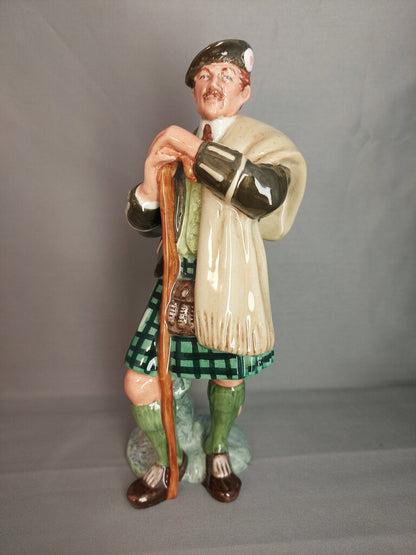 Royal Doulton The Laird HN2361 Figurine 8" Scottish Highlander Kilt Excellent