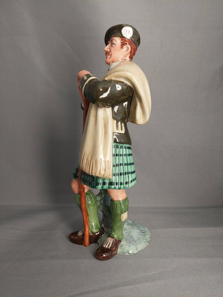 Royal Doulton The Laird HN2361 Figurine 8" Scottish Highlander Kilt Excellent