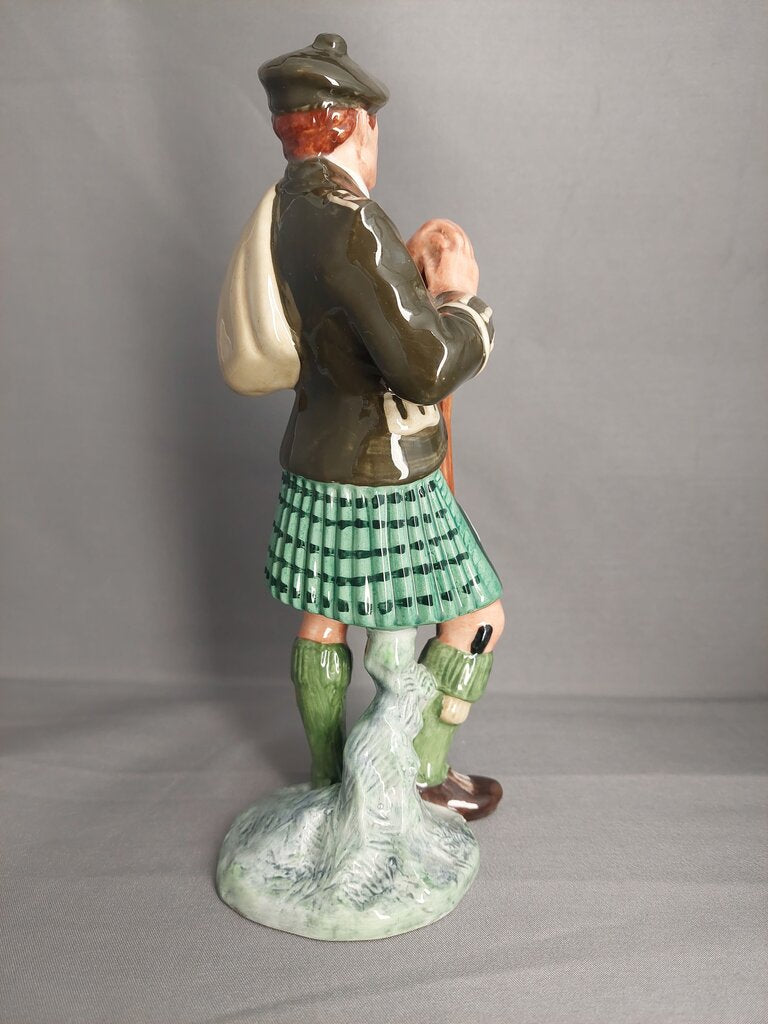 Royal Doulton The Laird HN2361 Figurine 8" Scottish Highlander Kilt Excellent