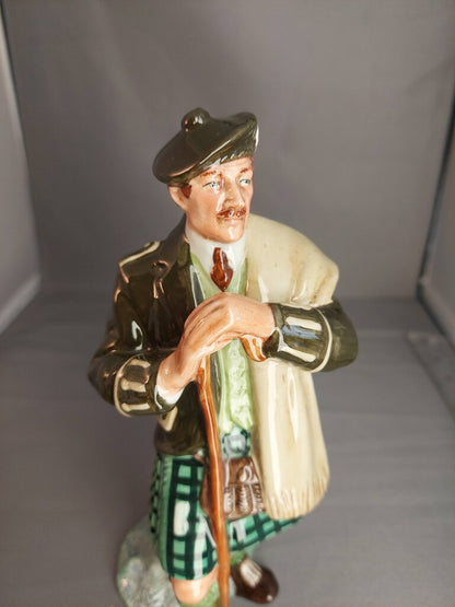 Royal Doulton The Laird HN2361 Figurine 8" Scottish Highlander Kilt Excellent
