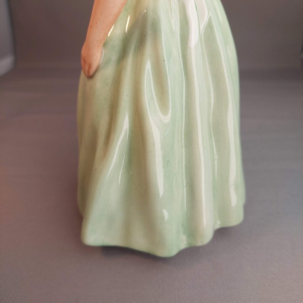 Royal Doulton The Milkmaid Figurine HN 2057 Ex. Cond. 7"H