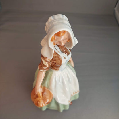 Royal Doulton The Milkmaid Figurine HN 2057 Ex. Cond. 7"H