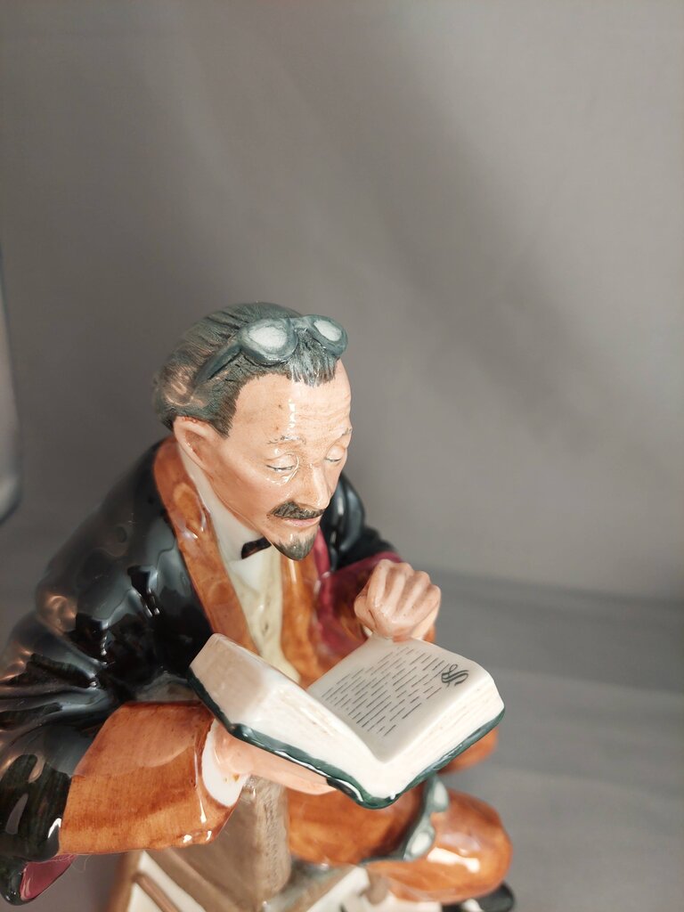 Royal Doulton The Professor Figurine HN 2281 1960s England Ex Cond 7 1/2 in.