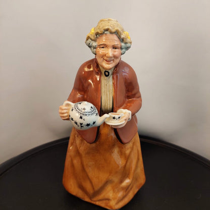 Royal Doulton Teatime Figurine 7 1/4 in HN 2255 Ex. Cond.